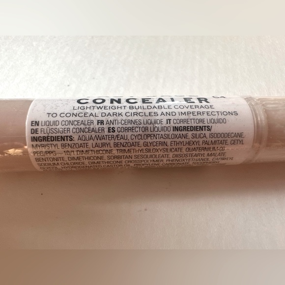 REVOLUTION Fast Base Concealer - Picture 5 of 5